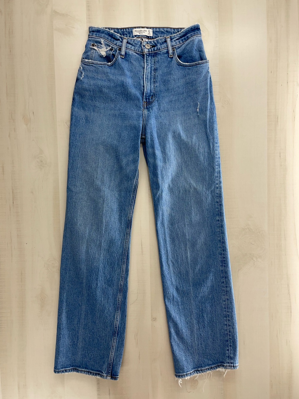 ABERCROMBIE & FITCH 90s relaxed denim jean high rise curve love blue distressed